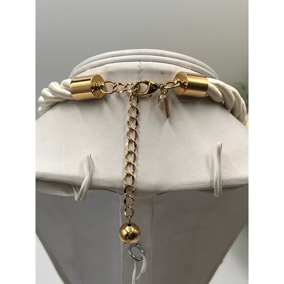 Kate Spade New York Bright Blossom White Flower 12k Plated Statement Necklace - Picture 7 of 12